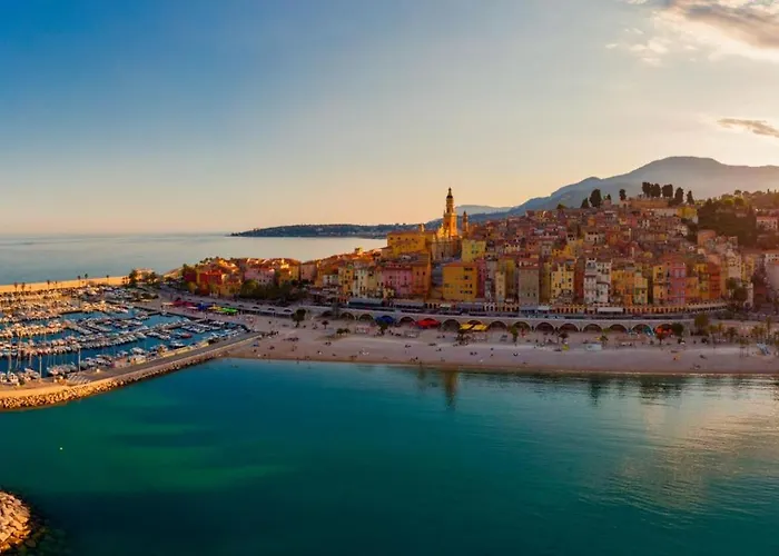 Confortable 2 Pieces Entre Menton Et Monaco Avec Parking Prive